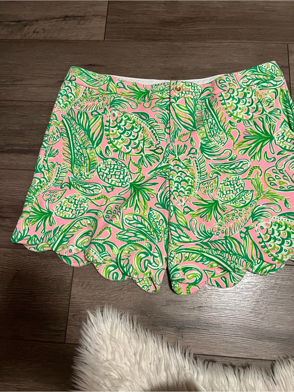 Lilly Pulitzer Pink & Green Tropical Scallop Hem Women's Shorts